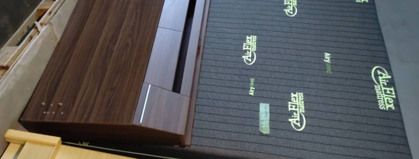 セミダブルサイズのベッド（Air-Flex）