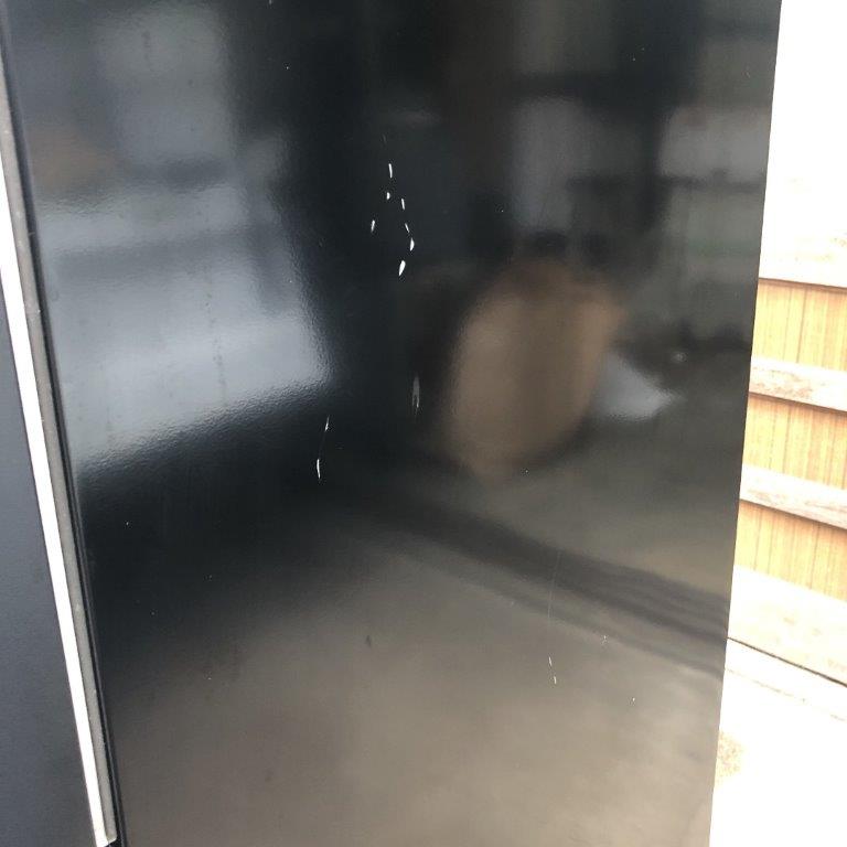 冷蔵庫の側面