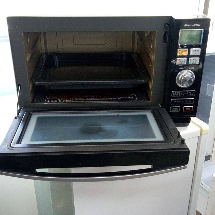 電子レンジの室内