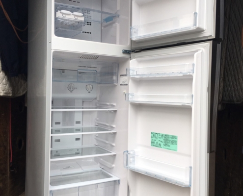 シャープ製の冷蔵庫