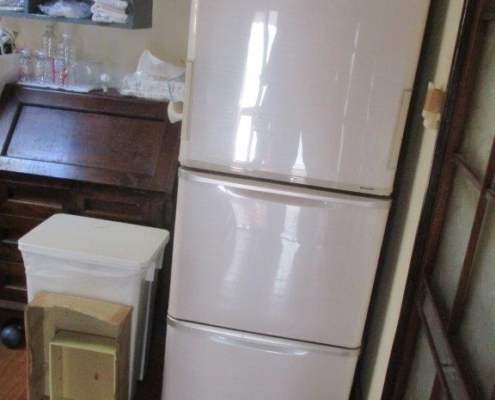 冷蔵庫（シャープ製）