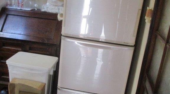 冷蔵庫（シャープ製）