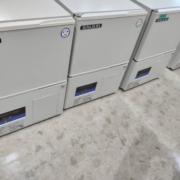 医療用の業務用冷凍庫（コロナ製）